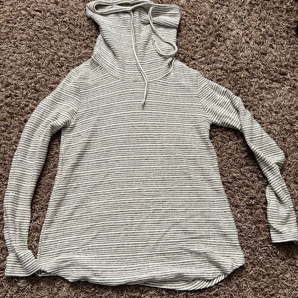 Lg sweater